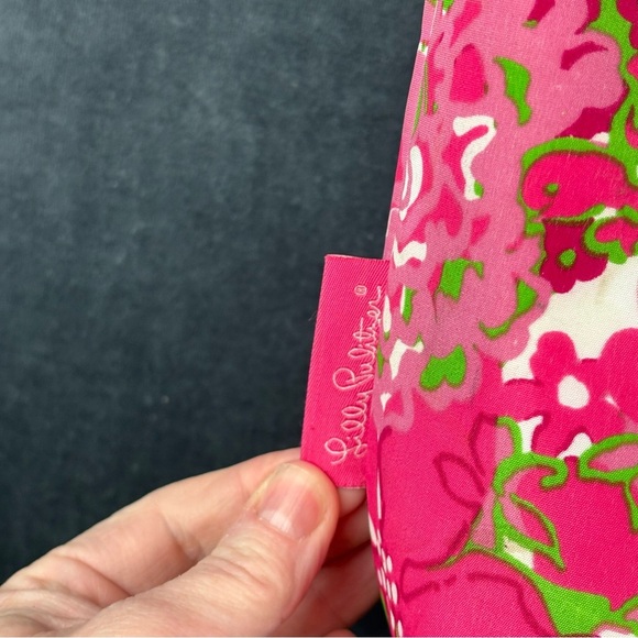 Lilly Pulitzer Large Cooler Bag with Bottle Opener in Beach Rose - Picture 3 of 8